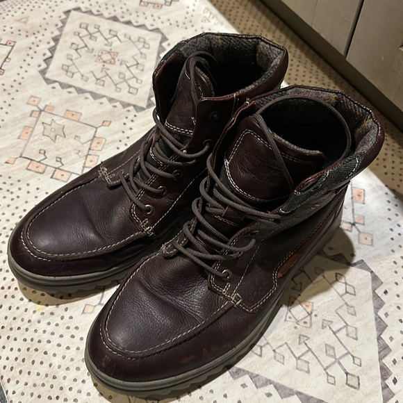 ecco mens boots on sale